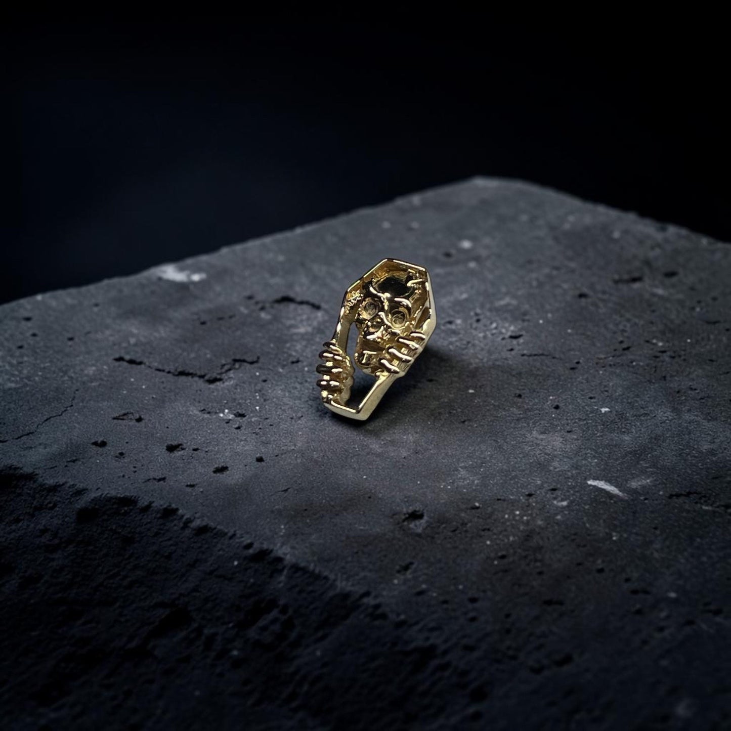 Tawapa Coffin Pin